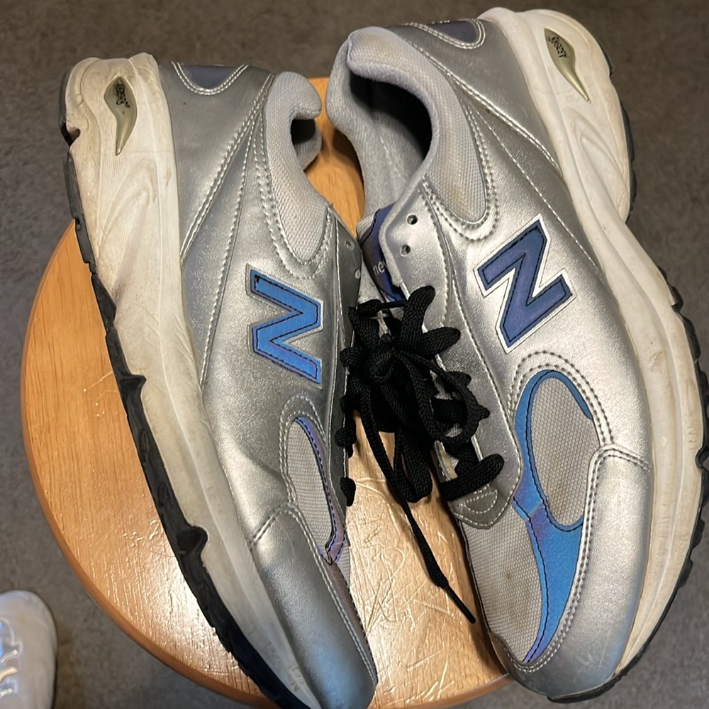 New Balance 498 - Picture 2 of 7